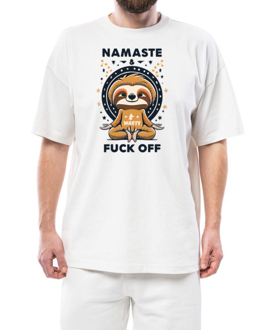 SLOTH ASANA MASTER SAYING NAMASTE AND FUCKUP - Unisex Standard T-Shirt