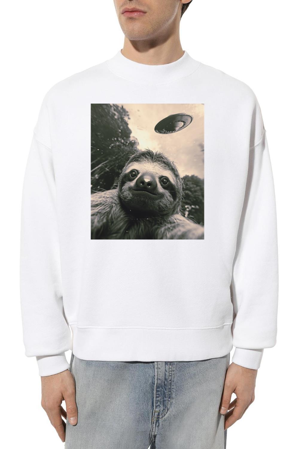 Sloth Meets UFO - Funny Sloth Selfie with UFO - Unisex Sweatshirt