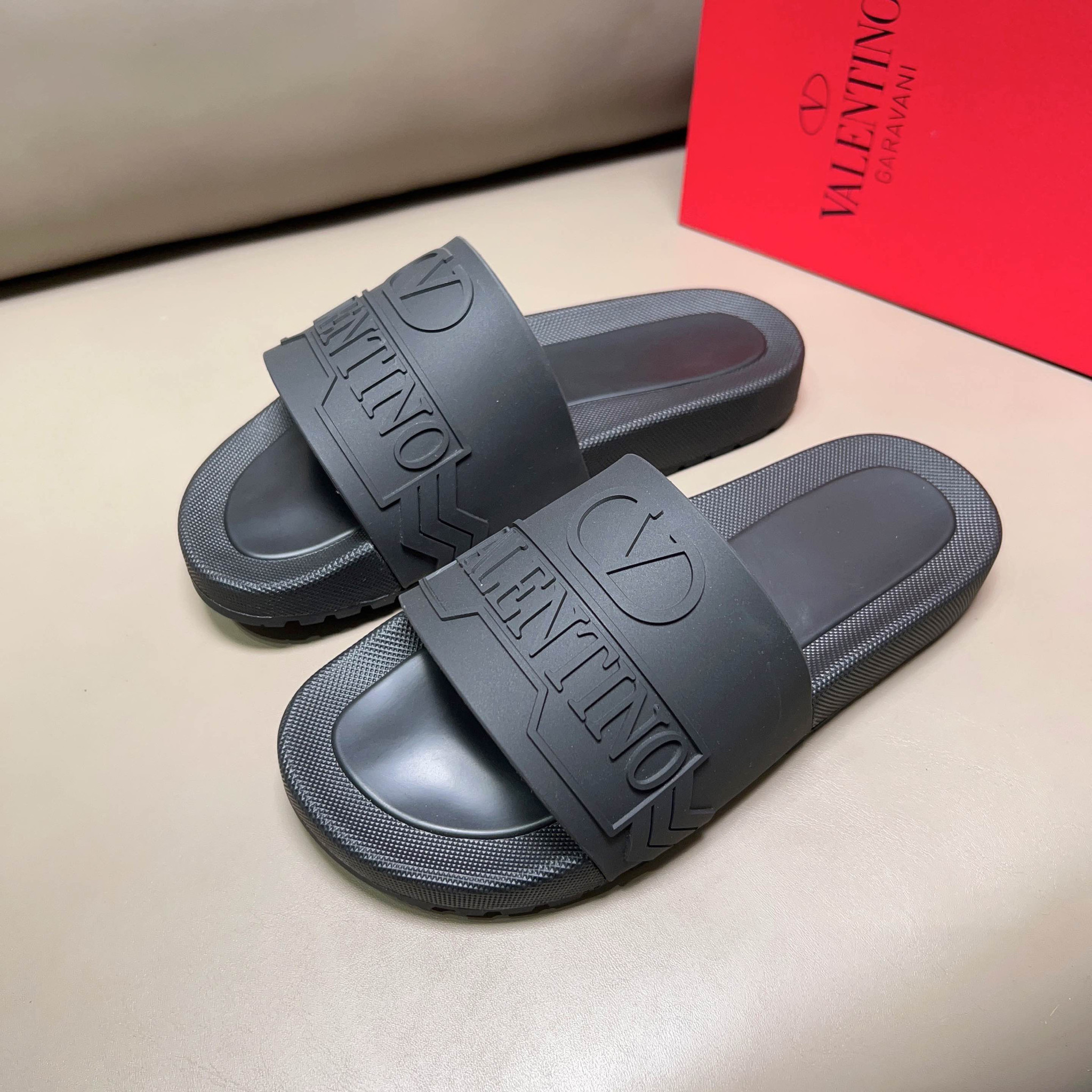 Valentino Garavani Logo Rubber Sandal In Full Black