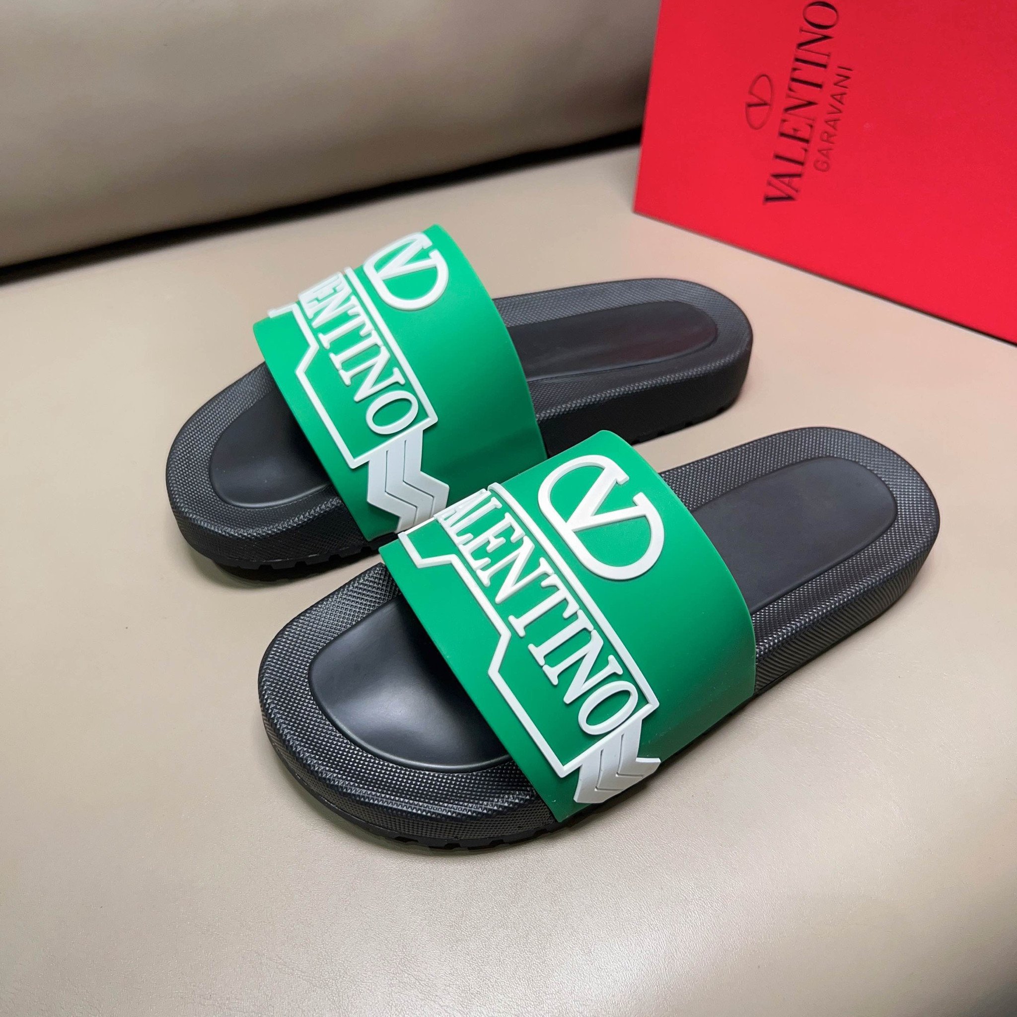 Valentino Garavani Logo Rubber Sandal In Green