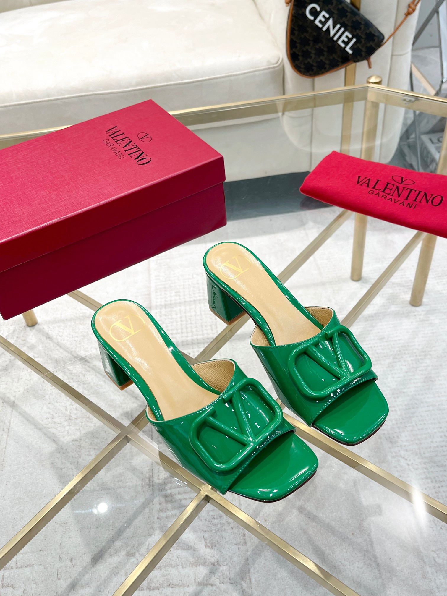 Valentino Garavani Vlogo Patent Leather Slide Sandal In Green