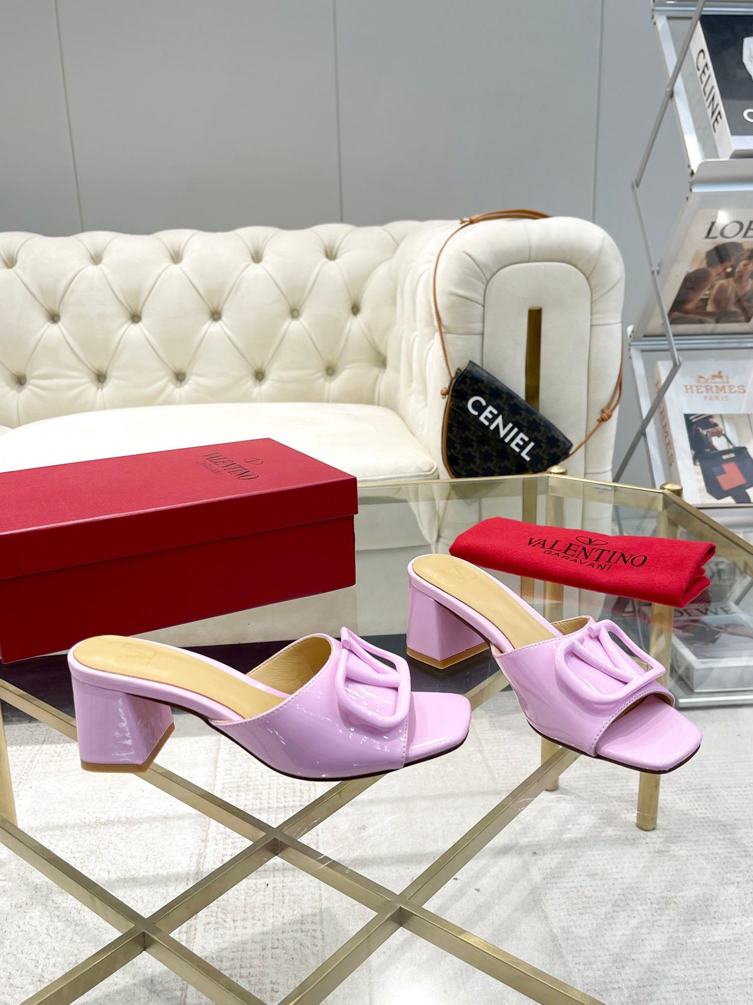 Valentino Garavani Vlogo Patent Leather Slide Sandal In Lilac