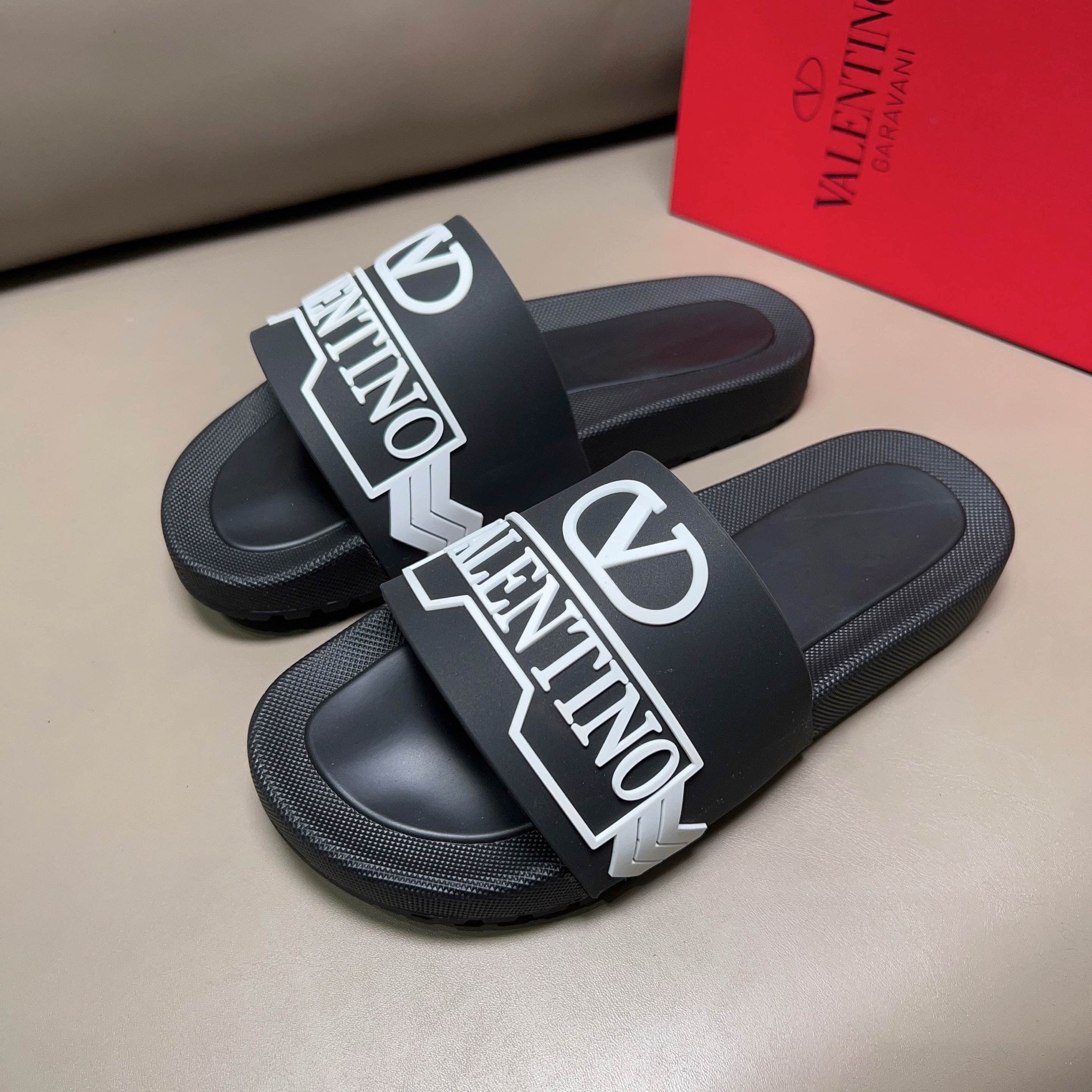 Valentino Garavani White Logo Rubber Sandal In Black
